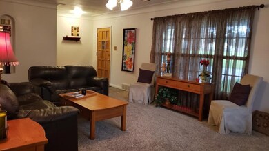 311 N 8th Ave E, Newton, IA 50208 - photo 3