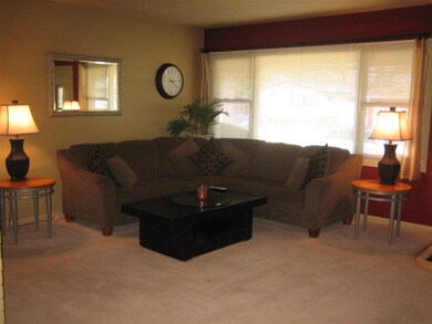 1520 Lakewood Dr, Bettendorf, IA 52722 - photo 2