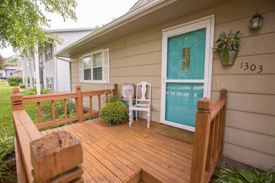 1303 Fleur Dr, Waterloo, IA 50701 - photo 2