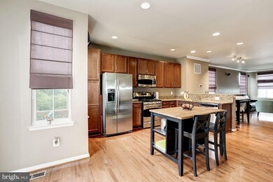 3028 Chinkapin Oak Ln, Woodbridge, VA 22191 - photo 6