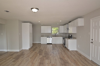 4506 Russell St, Houston, TX 77026 - photo 5