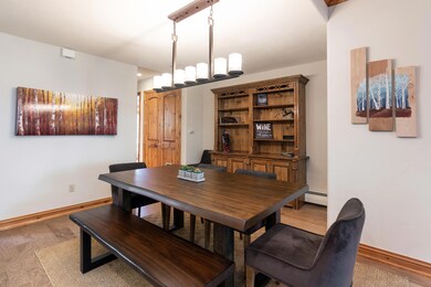 village_th_d6_interior_dininga