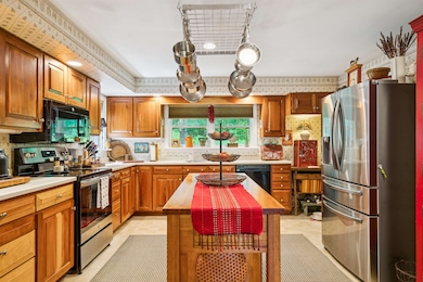 Warm and inviting kitchen!