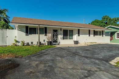 4963 Pine Cone Ln, West Palm Beach, FL 33417 - photo 2