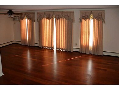 565 Quaker Ln unit 68, West Warwick, RI 02893 - photo 3