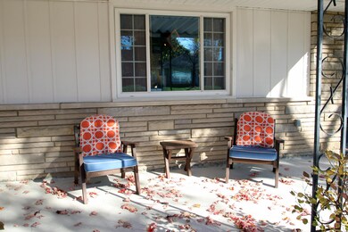 2668 Bernadette Rd, Columbus, OH 43204 - photo 2