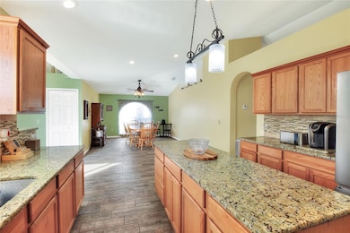 8004 Settlers Creek Ln, Lakeland, FL 33810 - photo 7