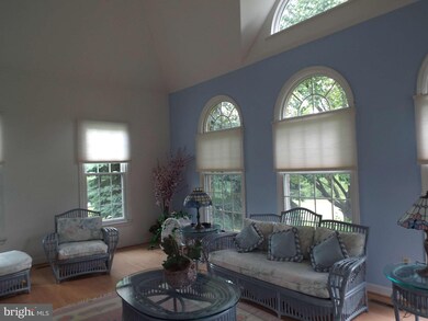 22100 Creekview Dr, Gaithersburg, MD 20882 - photo 3