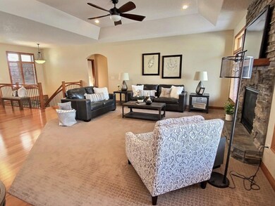 1426 Eagle Crest Loop, Bismarck, ND 58503 - photo 6