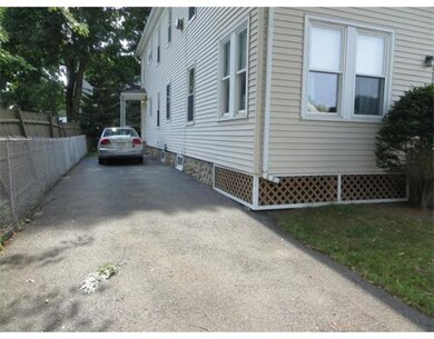 17 Puritan Ave, Worcester, MA 01604 - photo 2