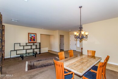 04 Dining Room