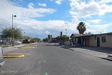 233 E 31st St, Tucson, AZ 85713 - photo 2