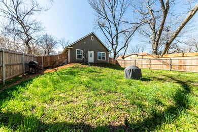 913 W Baker St, Denison, TX 75020 - photo 3