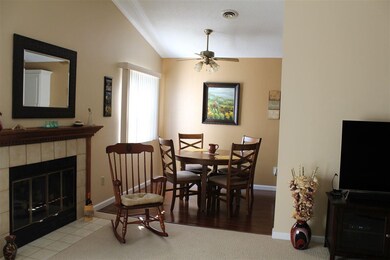 902 Cambridge Manor Dr unit Upper Unit, Schenectady, NY 12302 - photo 5