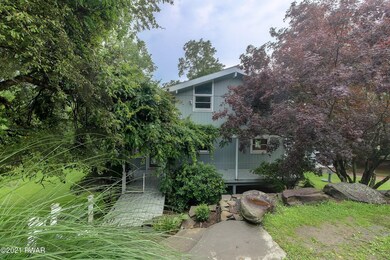 536 Hudson St, Hawley, PA 18428 - photo 2