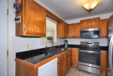 1900 W Phoenix Place, Broken Arrow, OK 74011 - photo 7