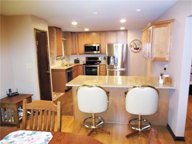 Dining area to Kitchen