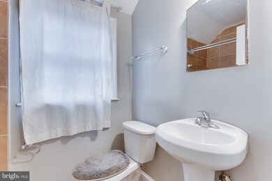 1639 Varnum Place NE, Washington, DC 20017 - photo 5