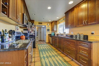 005_Kitchen