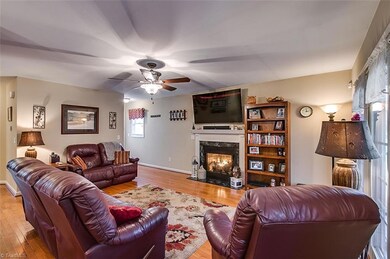 2742 Hopewell Friends Rd, Asheboro, NC 27205 - photo 4