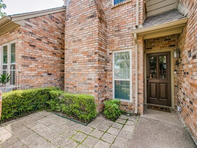 1217 Woodland Park Dr, Hurst, TX 76053 - photo 4