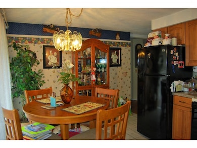 8 Ridgefield Dr, Milford, NH 03055 - photo 5