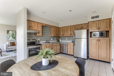 725 Walnut St, Lemoyne, PA 17043 - photo 4