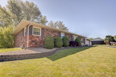 10 Bonnie Ct, Maryville, IL 62062 - photo 2