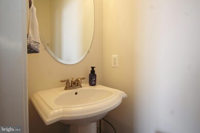 13654 Salk St unit 142, Herndon, VA 20171 - photo 5