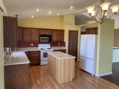 519 E Norma Lee Ave, Medical Lake, WA 99022 - photo 6