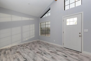 1218_W_Royal_Palms_Ct_02