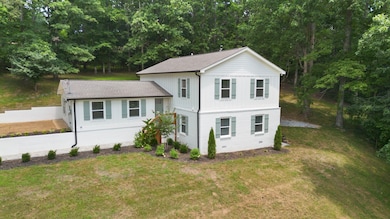 1829 E Haleys Creek Rd, Centerville, TN 37033 - photo 2