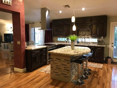GOURMET KITCHEN