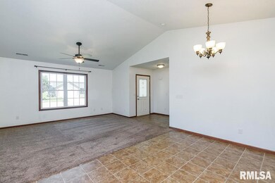 3707 W 46th St, Davenport, IA 52806 - photo 6