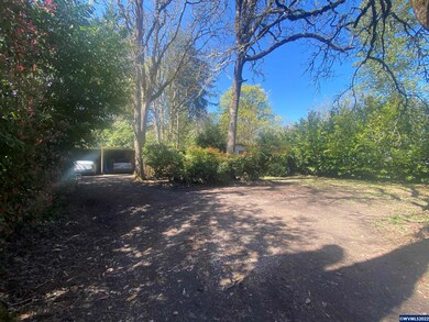 1820 SE Crystal Lake Dr, Corvallis, OR 97333 - photo 4