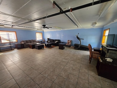 924 Greenbrier Rd, de Kalb, IL 60115 - photo 3