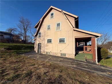 2426 Shirley Rd, Youngstown, OH 44502 - photo 4