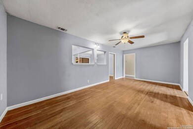 614 E Cedar St, Seguin, TX 78155 - photo 6