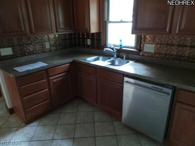 1446 Rowland Ave NE, Canton, OH 44705 - photo 3