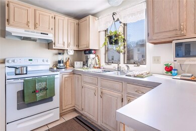 171 Posnegansett Ave, Warwick, RI 02888 - photo 7