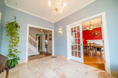 foyer looing into kitchen