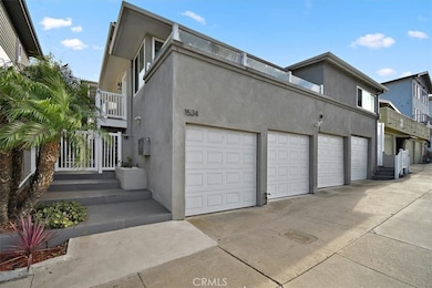 1534 Manhattan Beach Blvd, Manhattan Beach, CA 90266 - photo 3