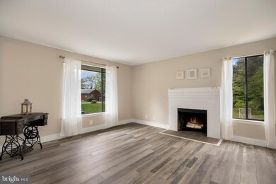 4919 Princess Anne Ct, Fairfax, VA 22032 - photo 6