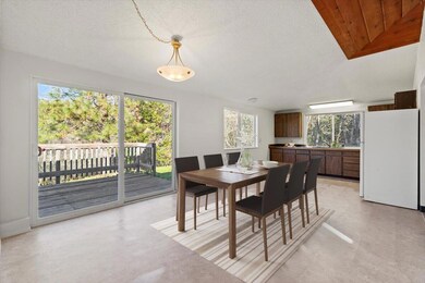 26-1173 Plumtree Lane-23 Staged