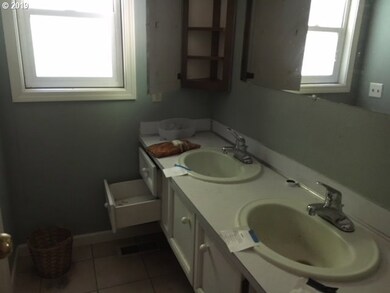 62363 Crown Point Rd, Coos Bay, OR 97420 - photo 2