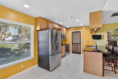 508 Sovereign Ct, Tampa, FL 33613 - photo 4