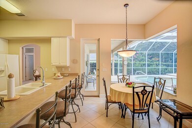 Eat-in Kitchen