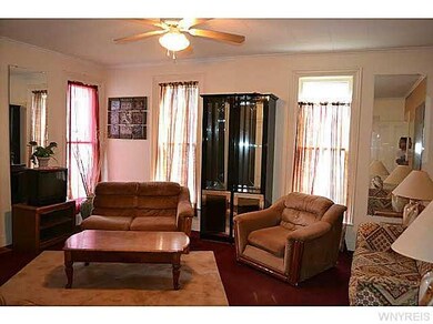 Living Room 1st floor spacious living room - brigh