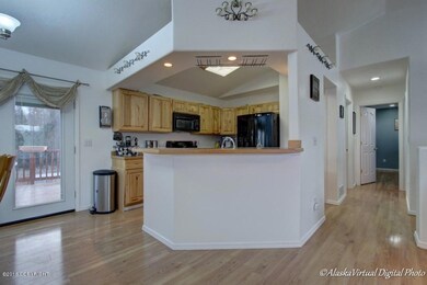Kitchen W/Breakfast Bar