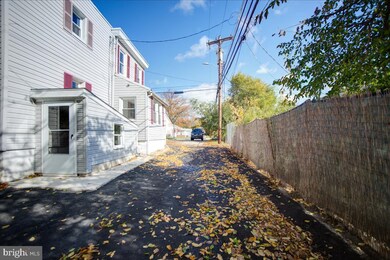 344 Dolans Aly, Crum Lynne, PA 19022 - photo 4